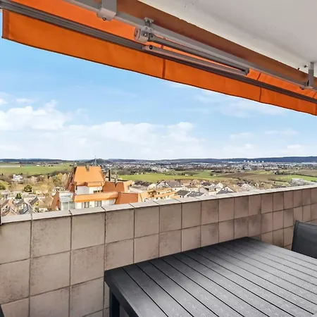 Skyview Mit Balkon & Parkplatz *