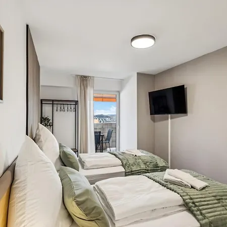 Apartamento Skyview Mit Balkon & Parkplatz