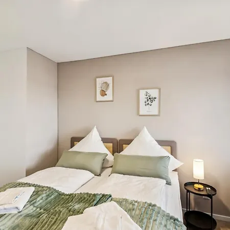Apartamento Skyview Mit Balkon & Parkplatz
