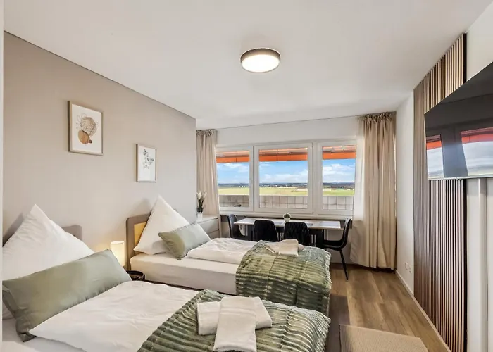 Skyview Mit Balkon & Parkplatz Appartement *