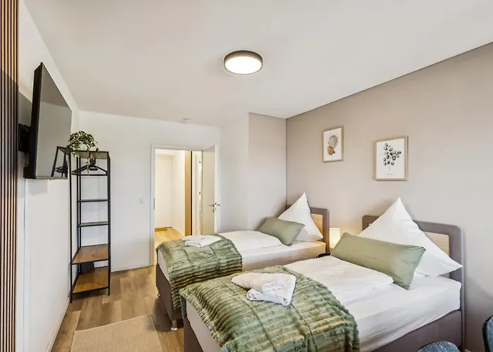 Skyview Mit Balkon & Parkplatz Appartement *