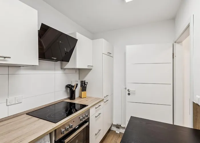 Appartement Skyview Mit Balkon & Parkplatz *