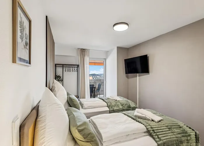 Appartement Skyview Mit Balkon & Parkplatz